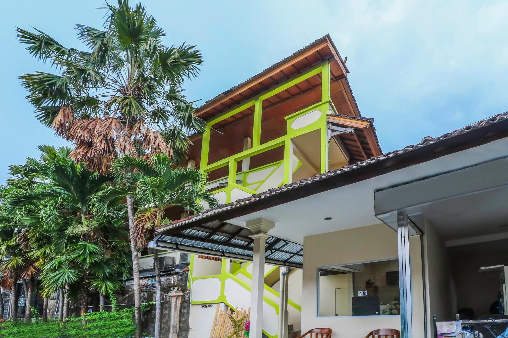 Oyo 2184 Nan Berlian Inn Legian  Luaran gambar